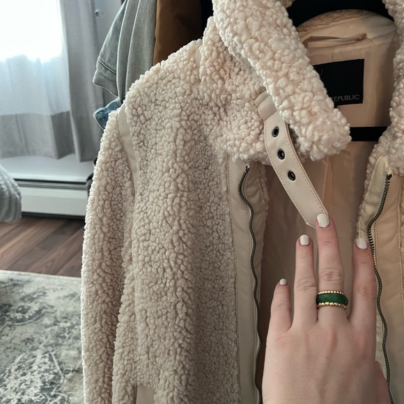 Banana Republic Shearling Jacket - Picture 4 of 5